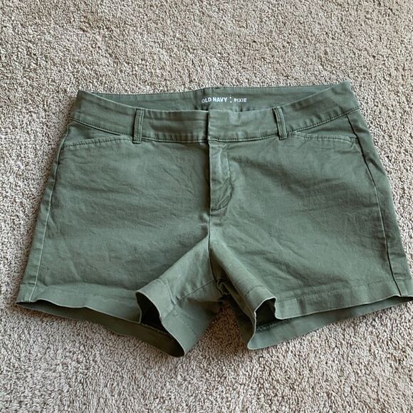 Old Navy Green Shorts size 6 - Picture 1 of 4
